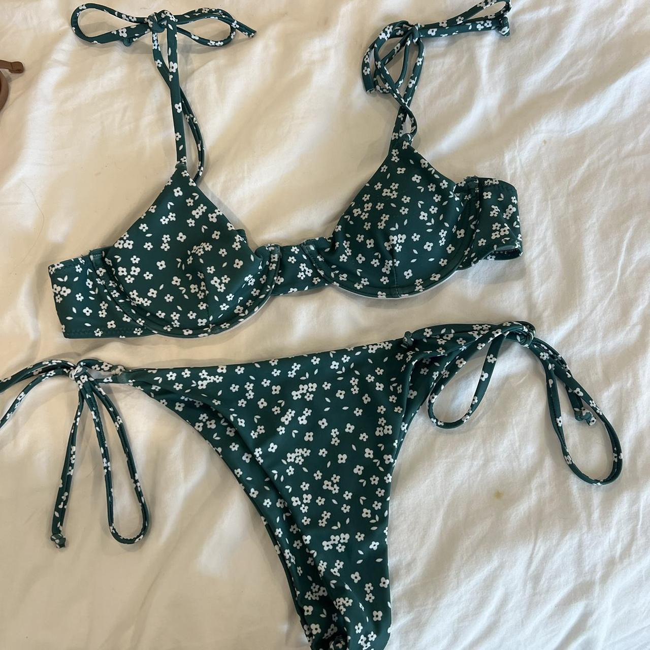 dark green floral wired bikini - Depop