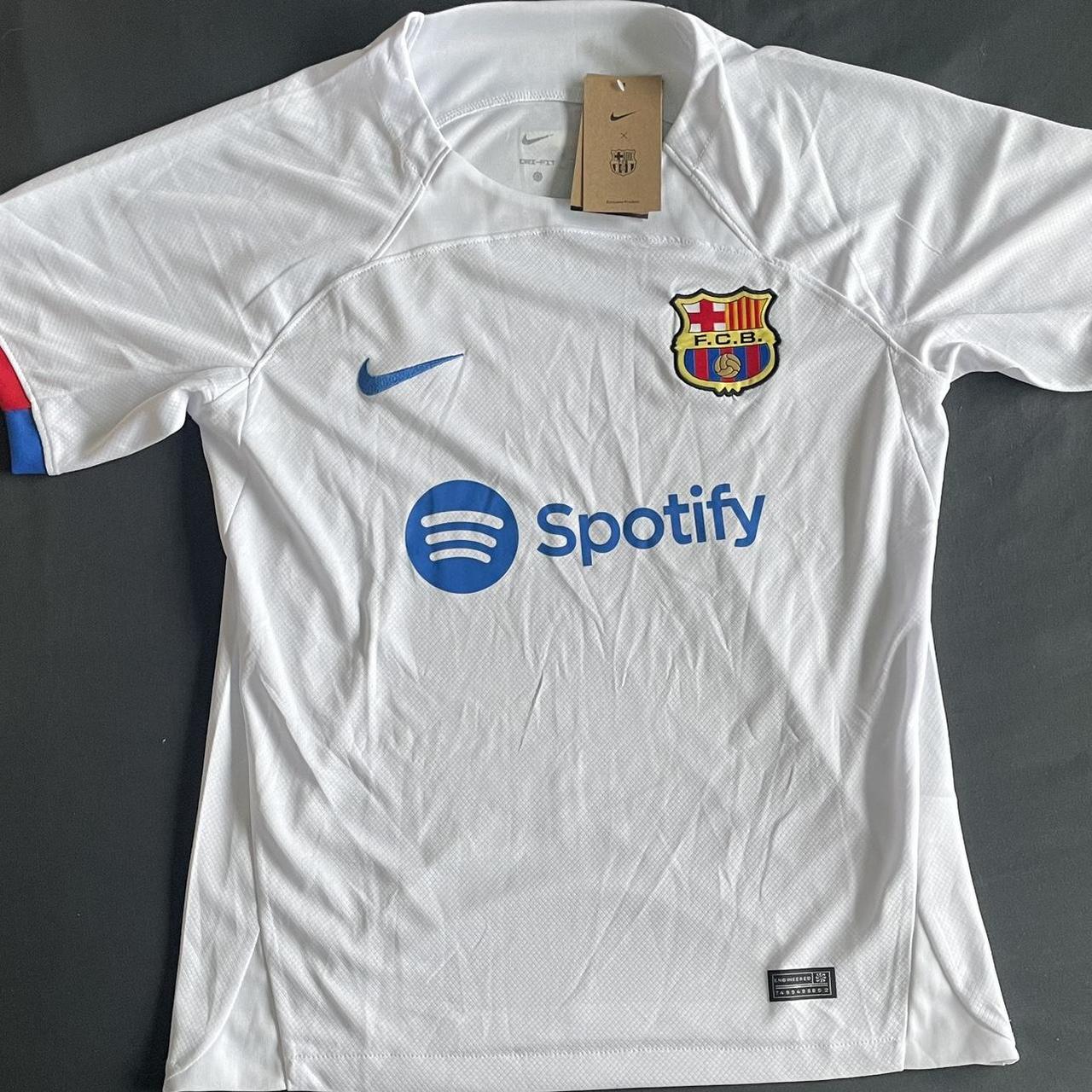 Barcelona Away Kit - Depop