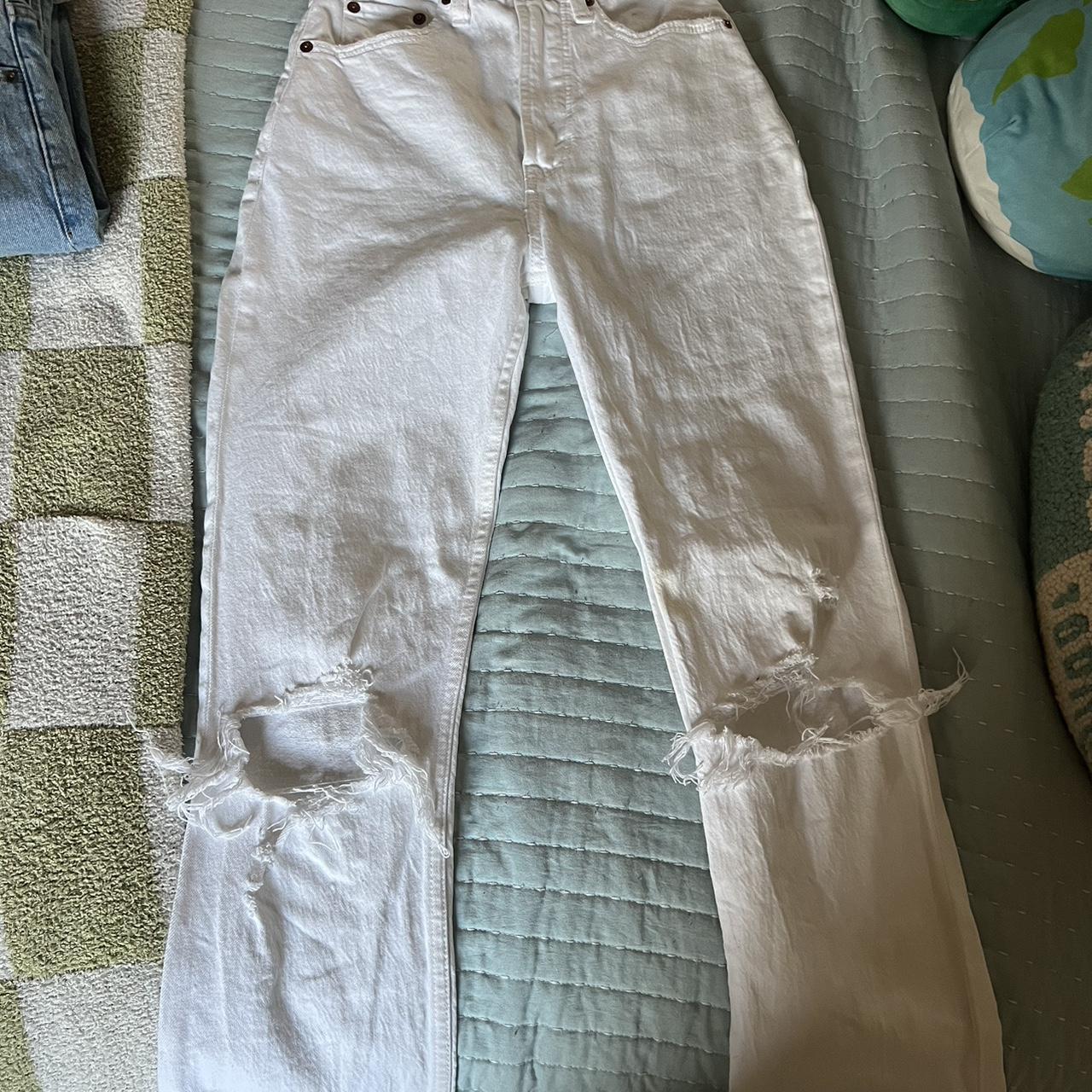 Abercrombie & Fitch Women's Grey and White Jeans Depop
