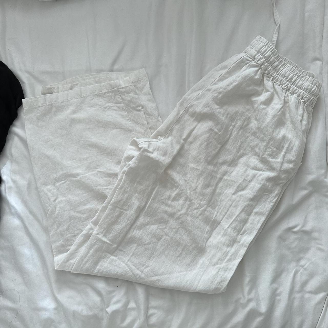 white linen pants i’m 5’3 and it fits me perfectly... - Depop