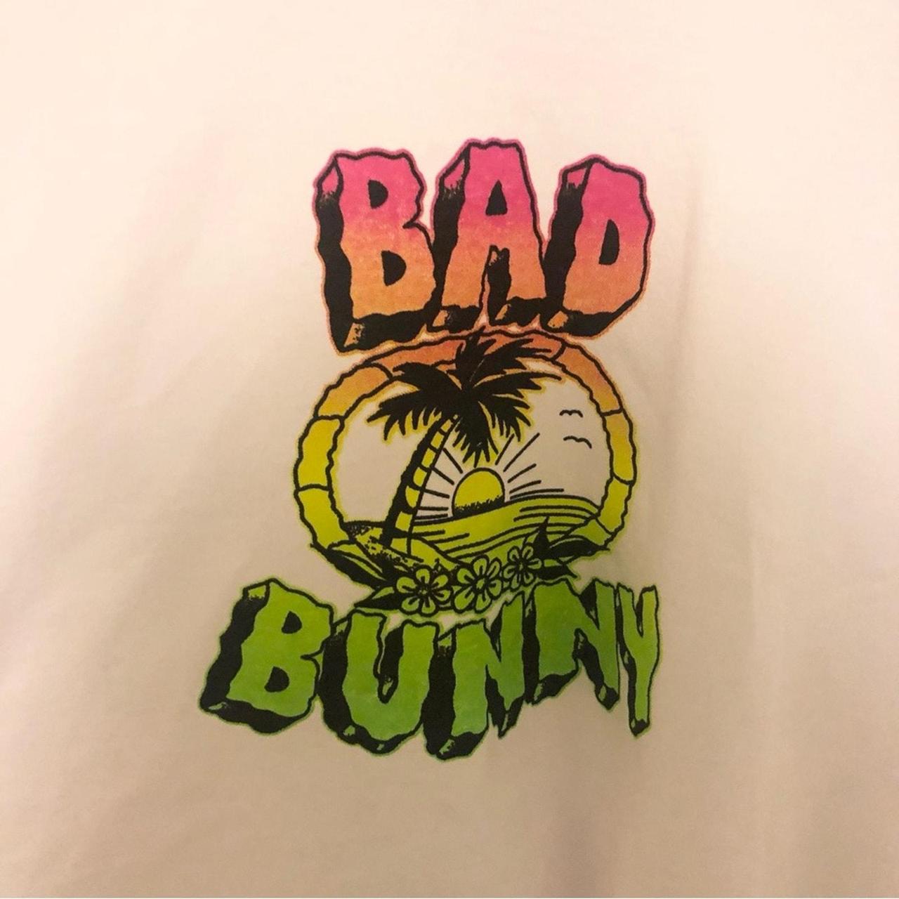 NWOT Bad Bunny Worlds Hottest Tour 2022 T-Shirt outlet Stadium Tour Beach