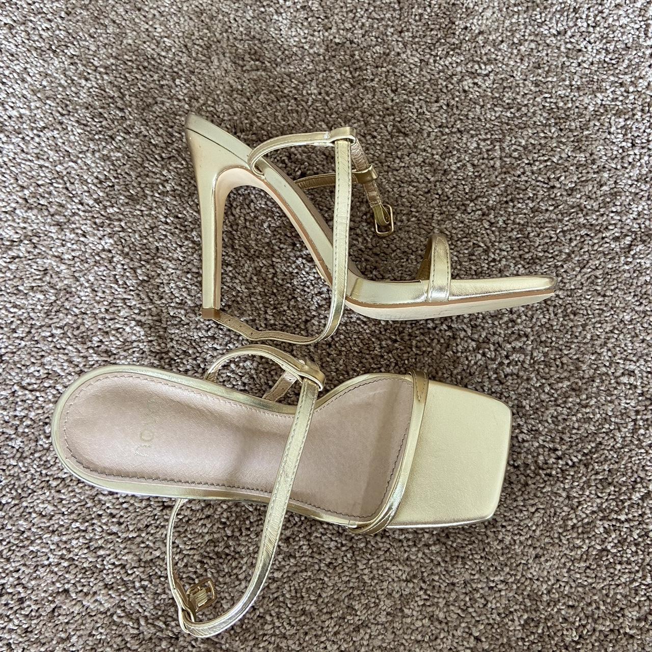 Novo clearance gold heels