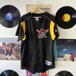 Black MLB Majestic Pittsburgh Pirates T-Shirt. Size - Depop