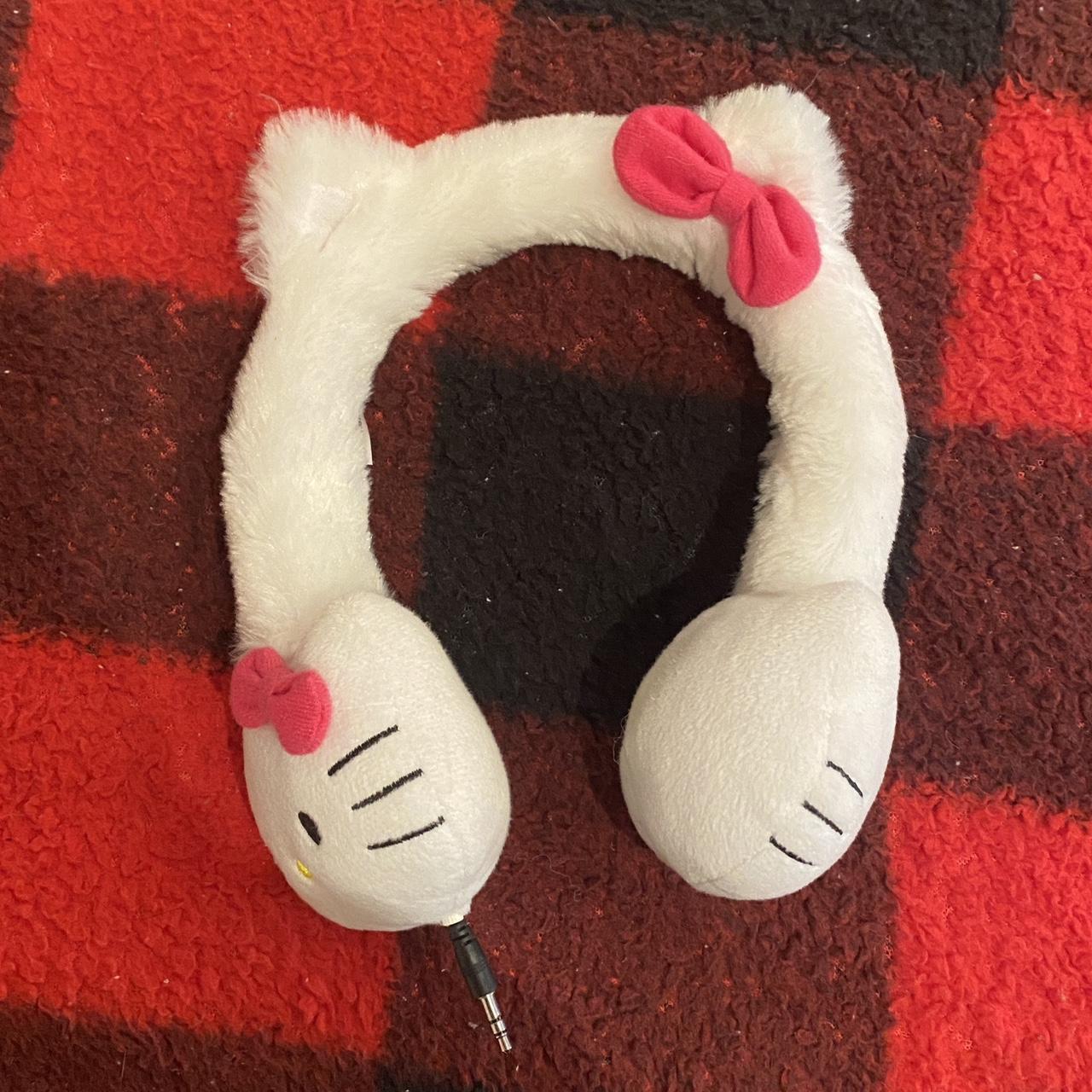 hello kitty headphones! 90 sure they don’t work but... Depop
