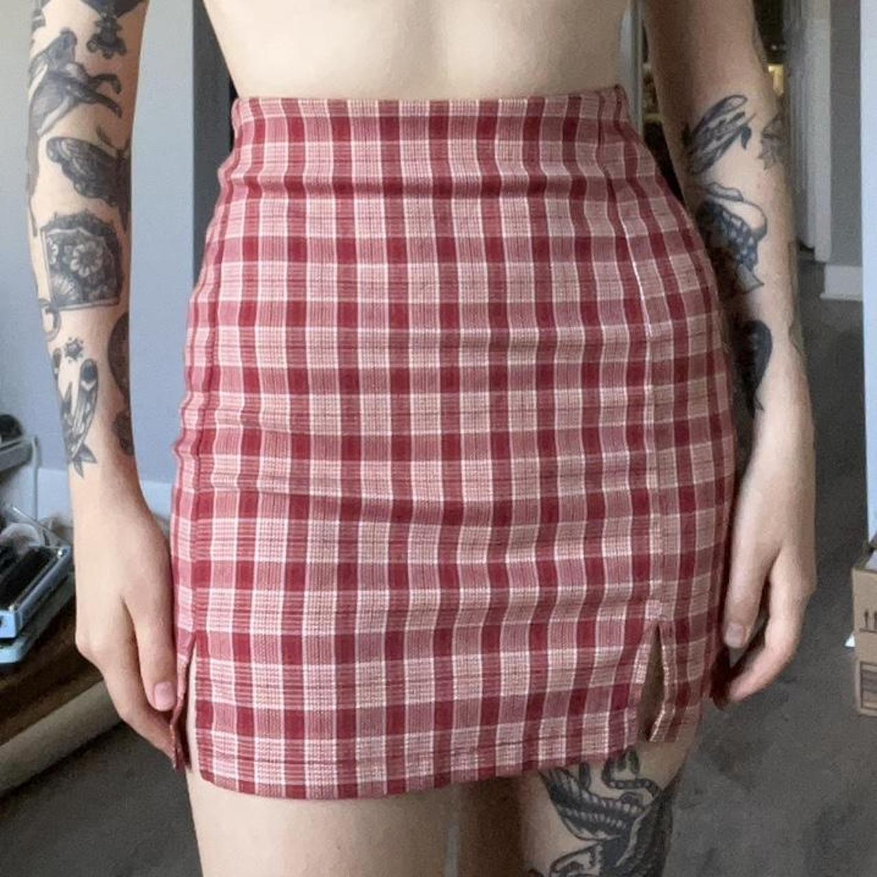 Pink plaid shop skirt brandy melville