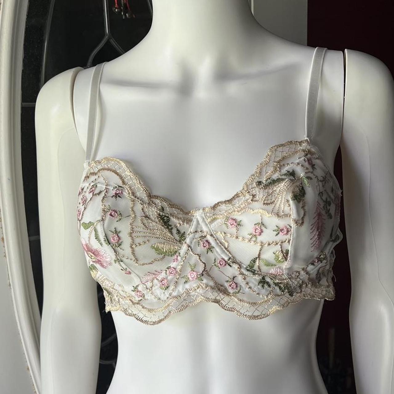 🍒💣 Kawaii Floral decorative bra. Women's size Medium - Depop