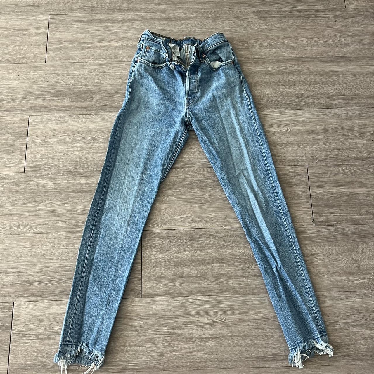 Jeans levi-womens - Depop