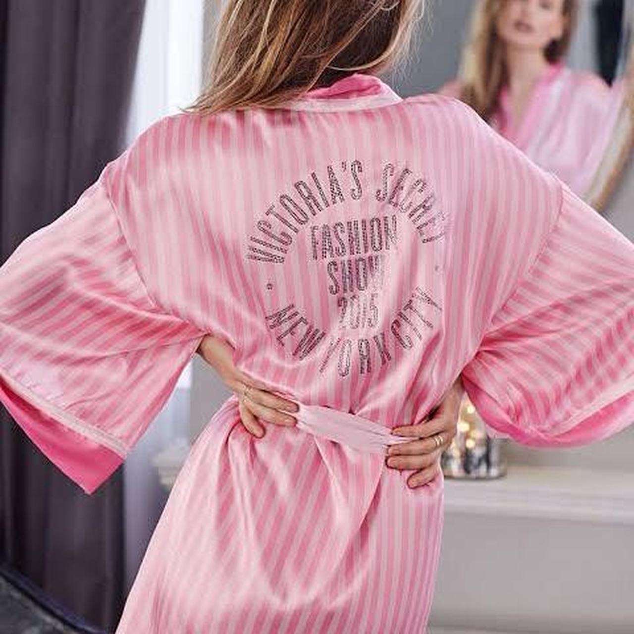 Victoria secret 2016 VS pink robe Super cute just... Depop