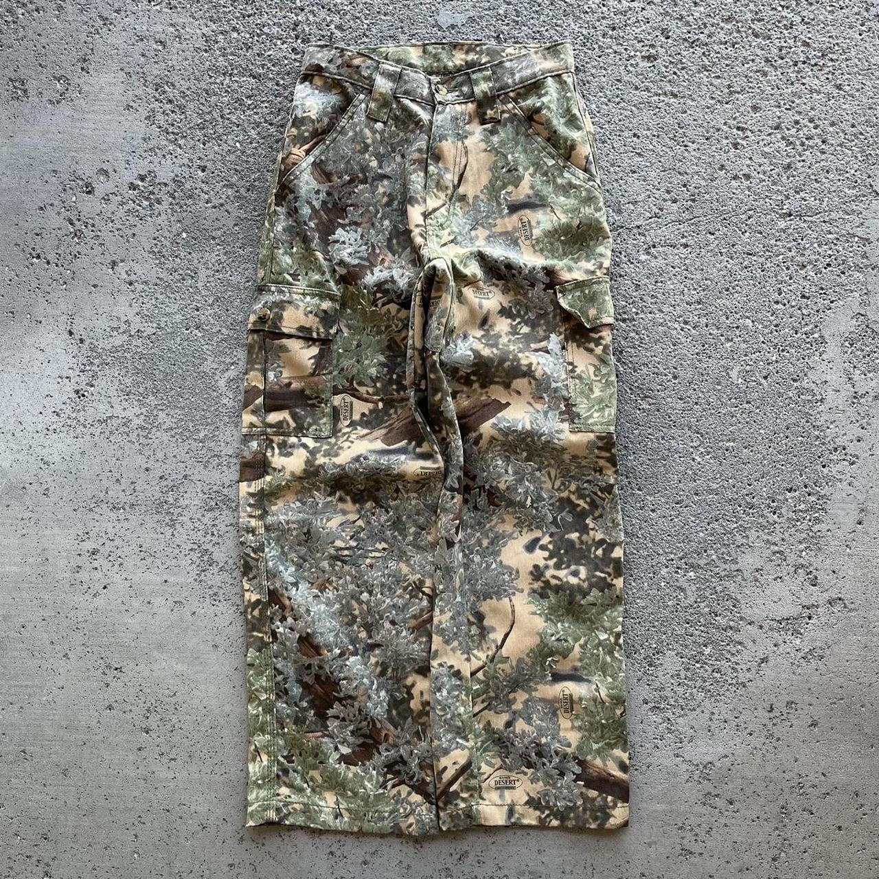 Real Tree Camo Cargo Pants •Size 26” (see... Depop