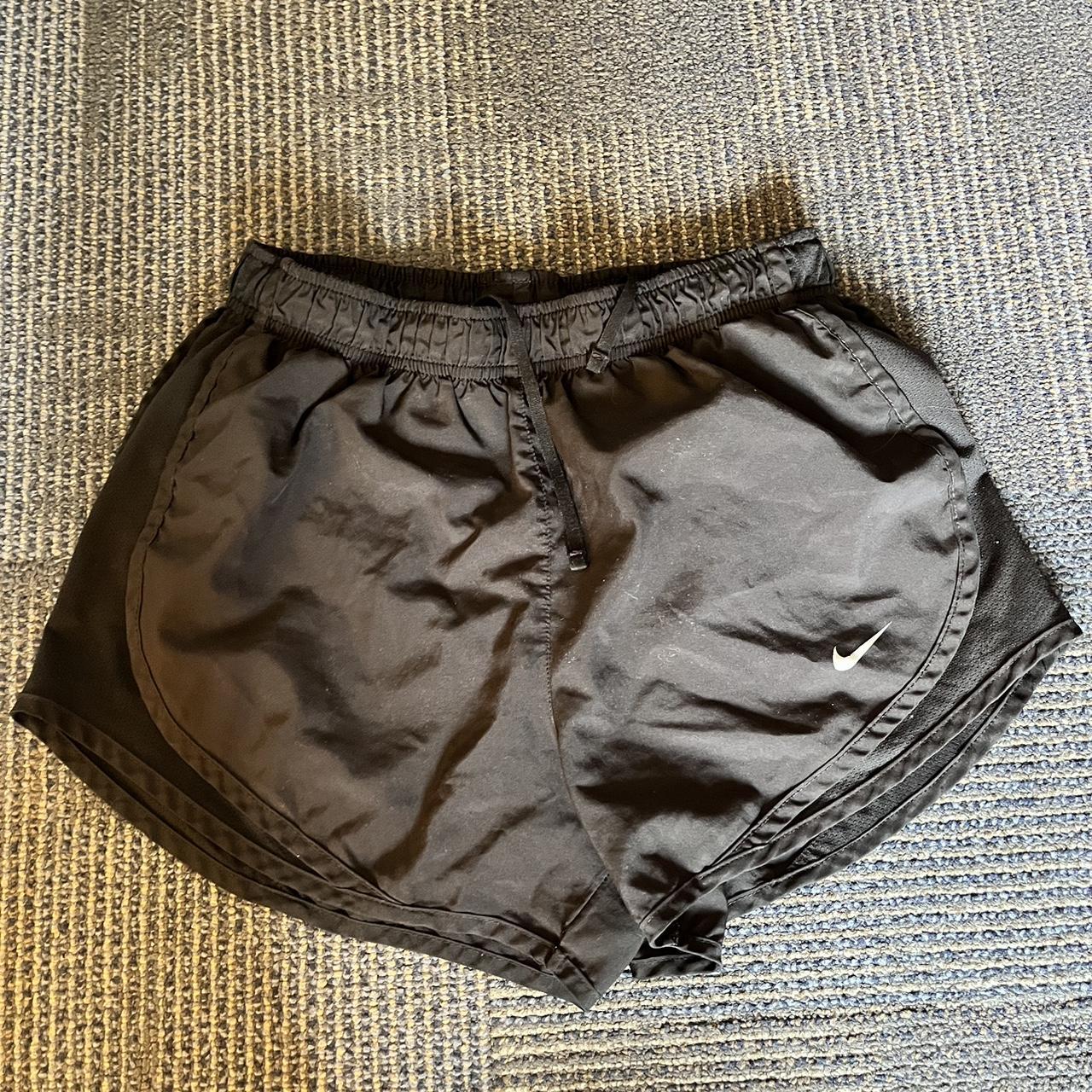 womens shorts nike black