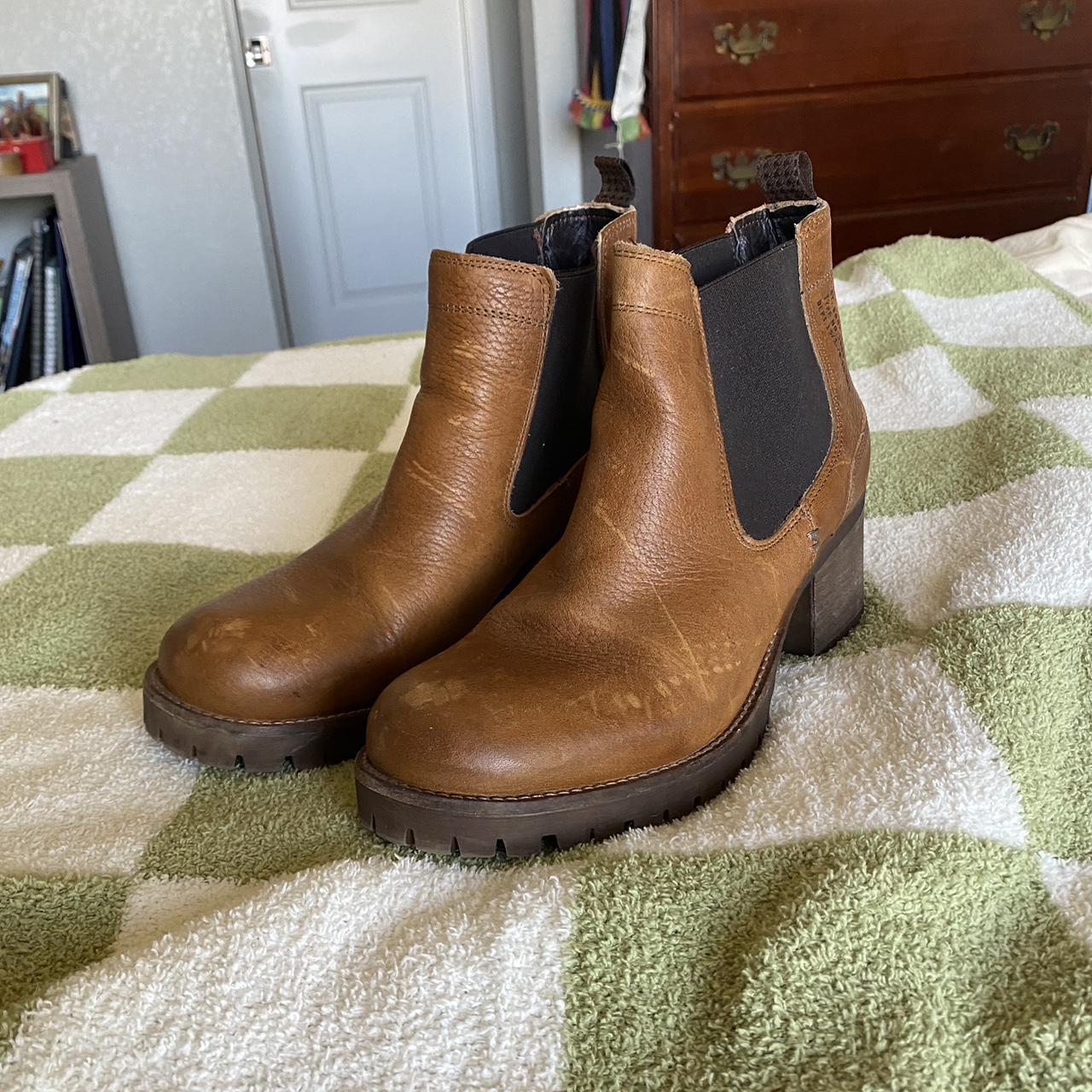 Bullboxer Cory Chelsea Boot Size 10 M but fits... - Depop