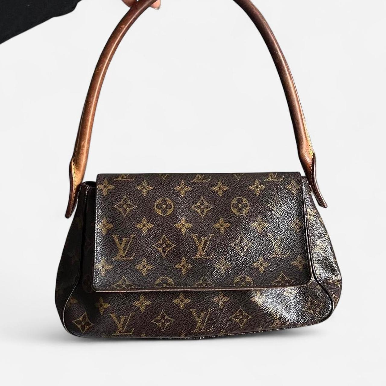 国内外の人気が集結 Louis Vuitton monogram looping shoulder bag | Depop バッグ