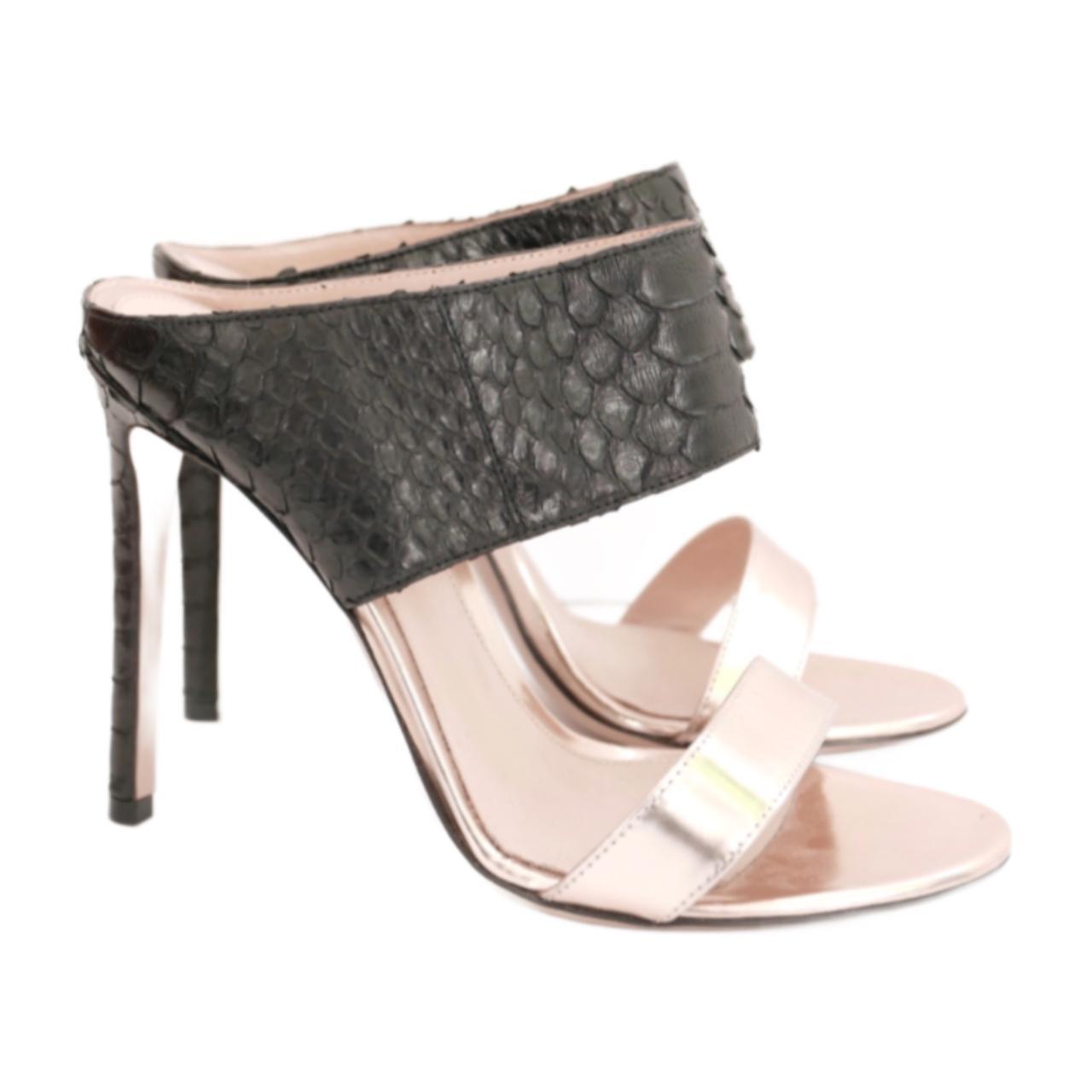 Gold Sylvie lace-up leather flat sandals | Gianvito Rossi | MATCHES UK