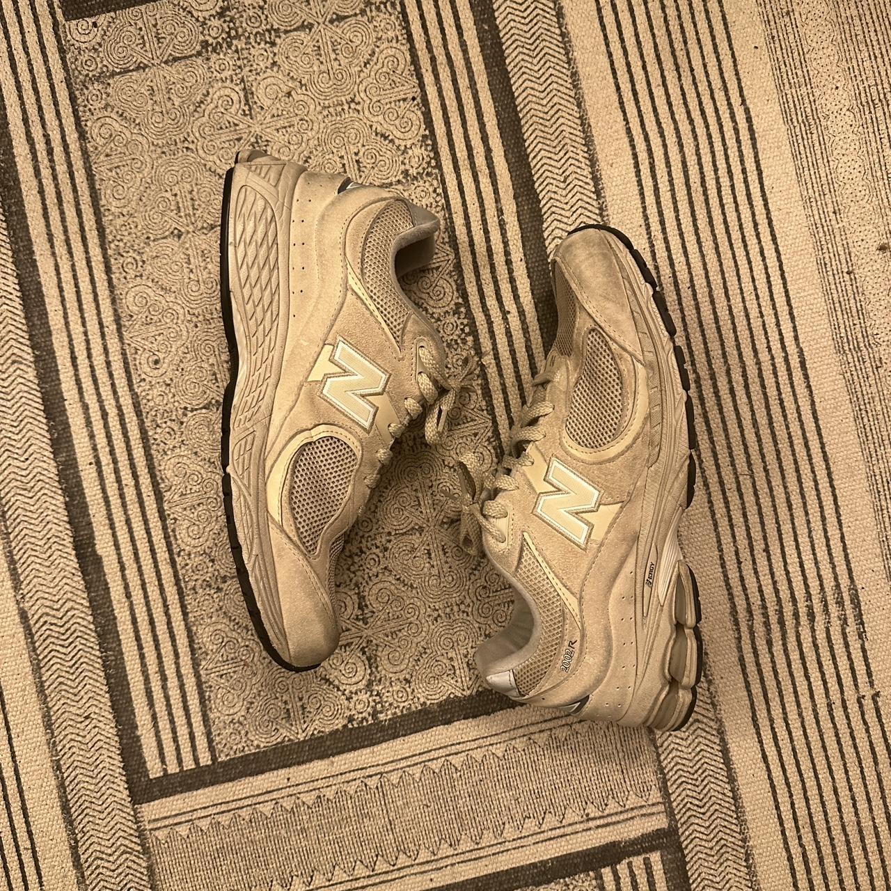 New Balance Men's Cream Trainers Depop