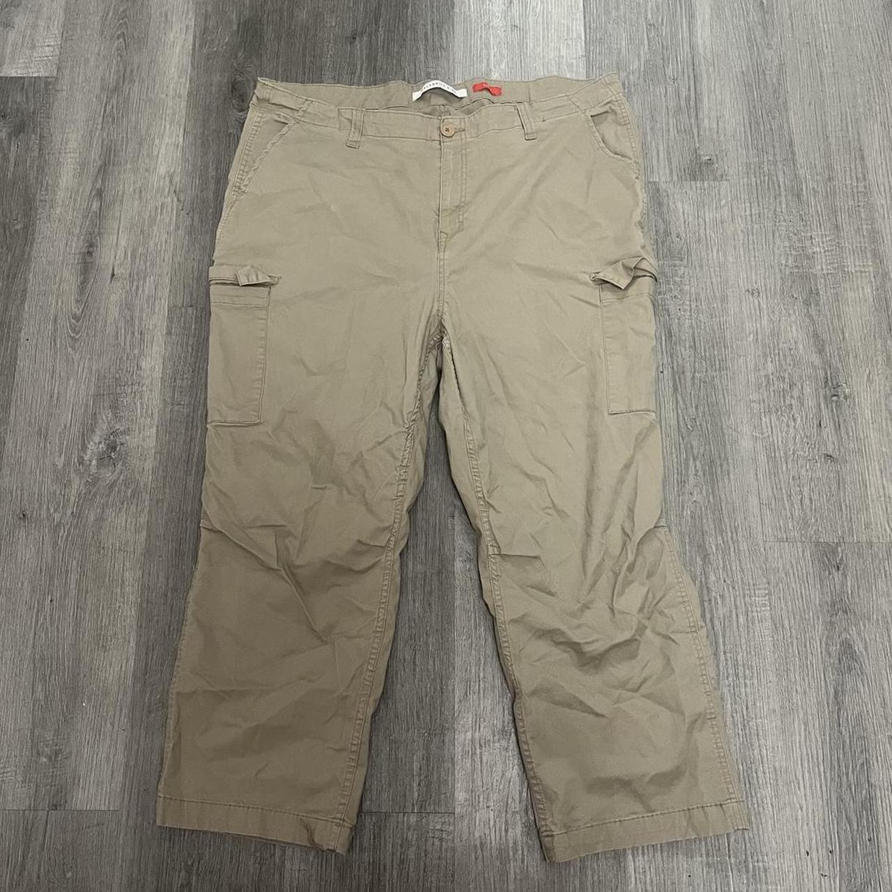 Khaki plus size cargo pants Size 18 Branded f21 for... Depop