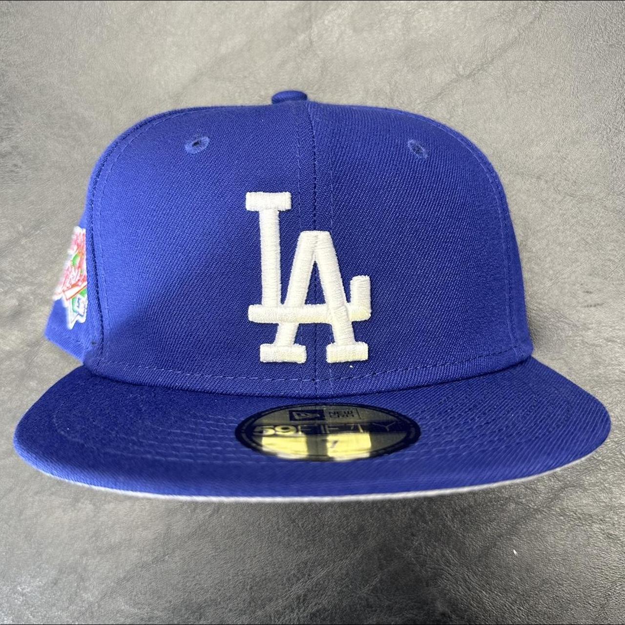 Los Angeles Dodgers fitted hat with a 1988 World - Depop