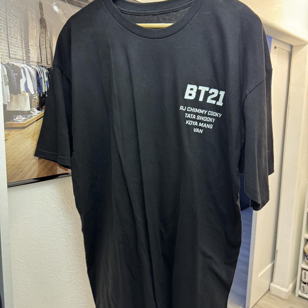 BT21 tee - Depop