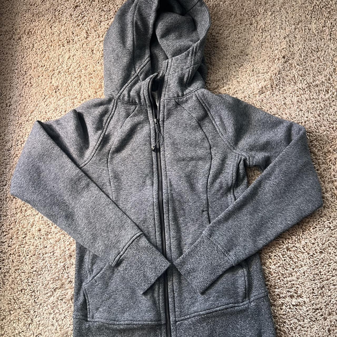 Lululemon Never Still Pullover gezeigte Hoodie