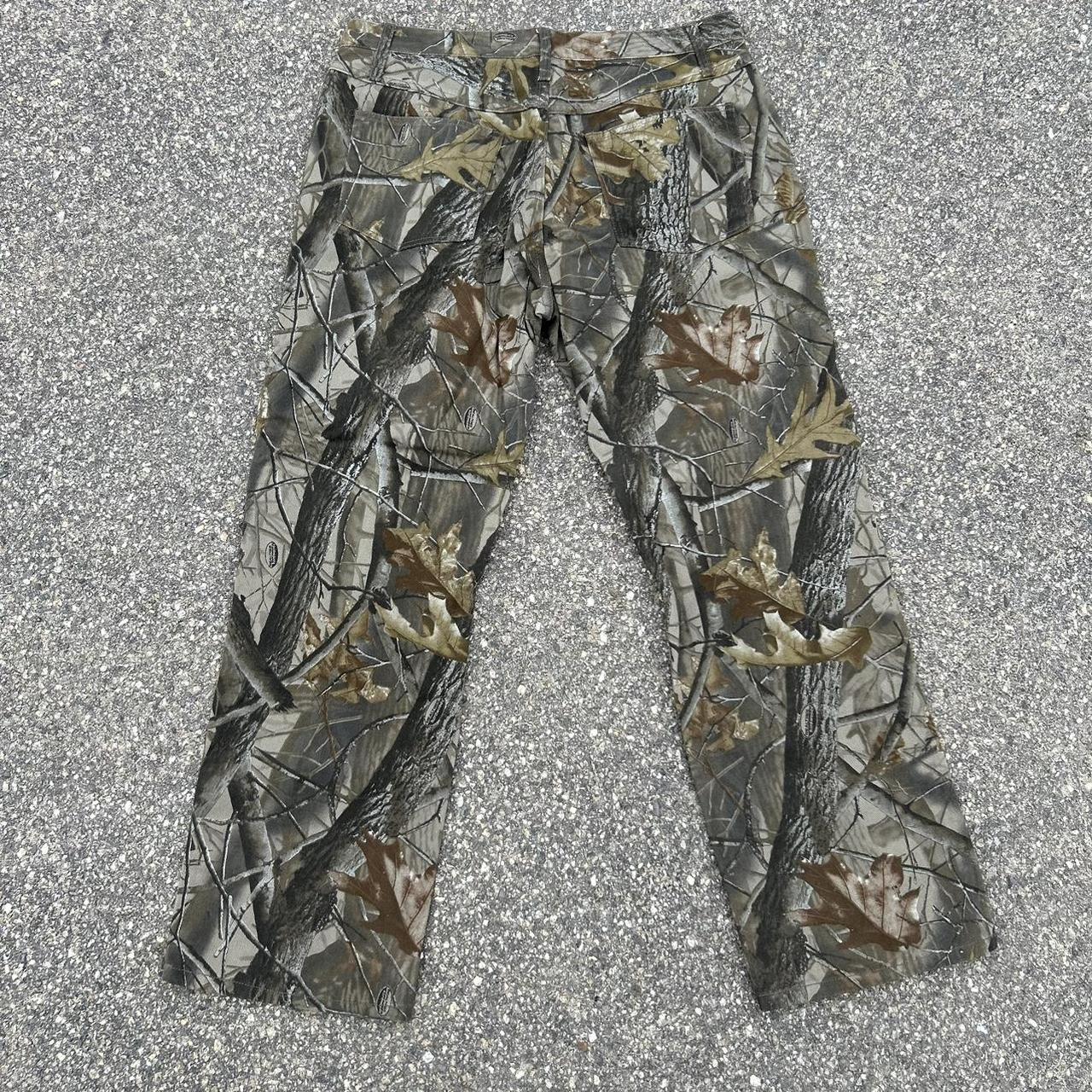 Realtree cargo pants size 36x32 good condition camo - Depop