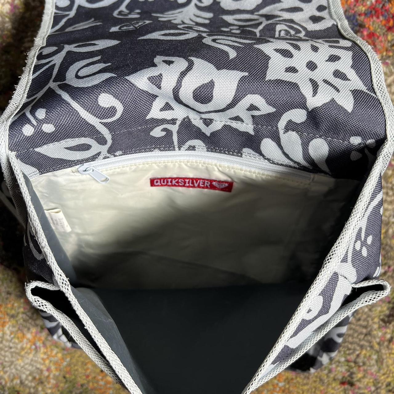 Quiksilver Crossbody Bag Early 2000s / y2k sling... Depop