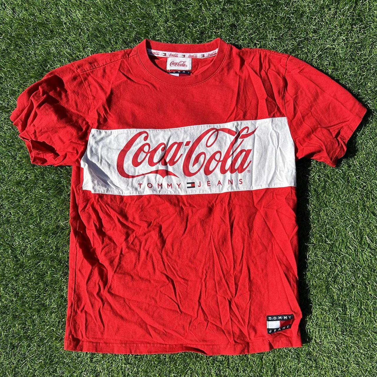 Tommy hilfiger x coca cola shops t shirt