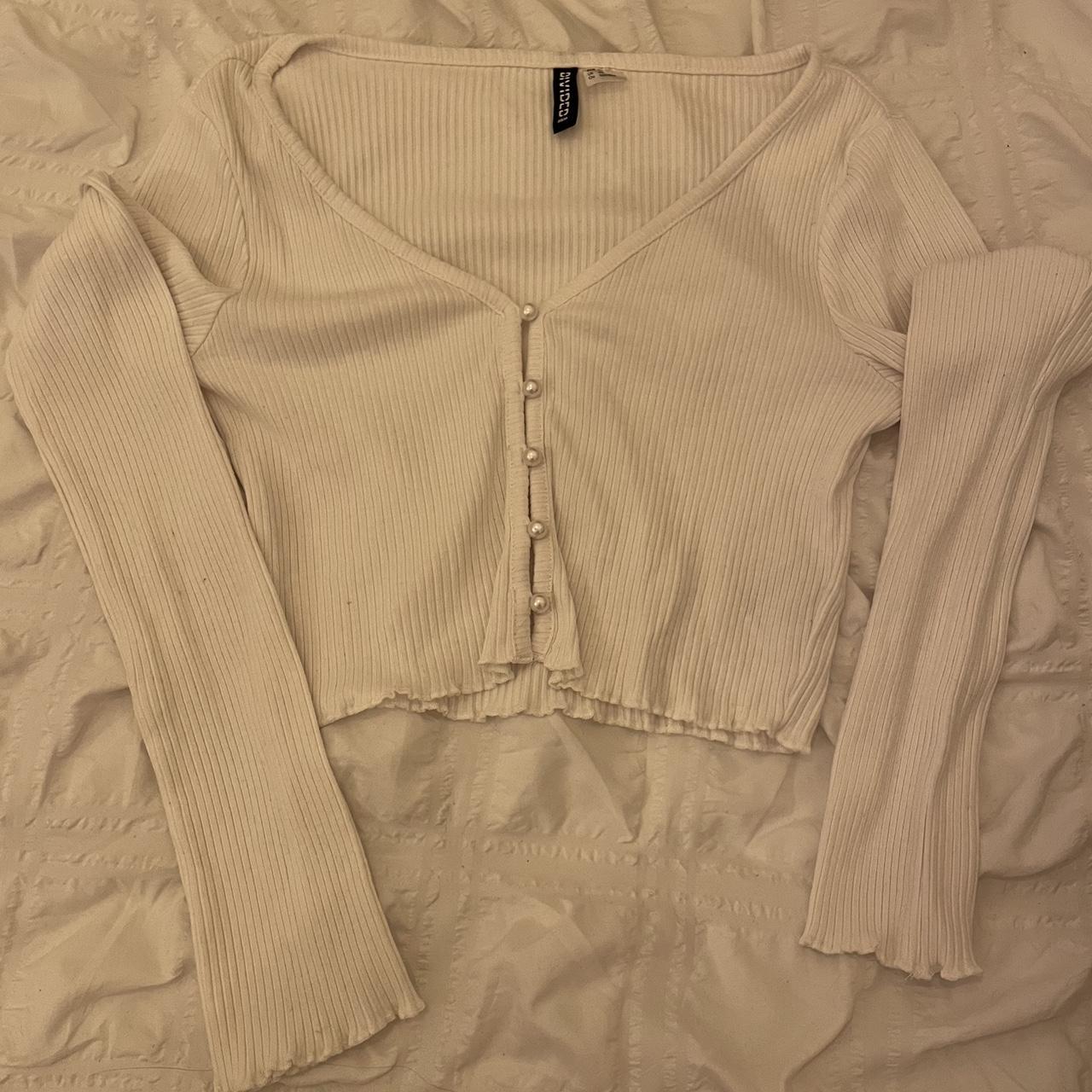 h&m white cropped cardigan size xs would say fite... - Depop