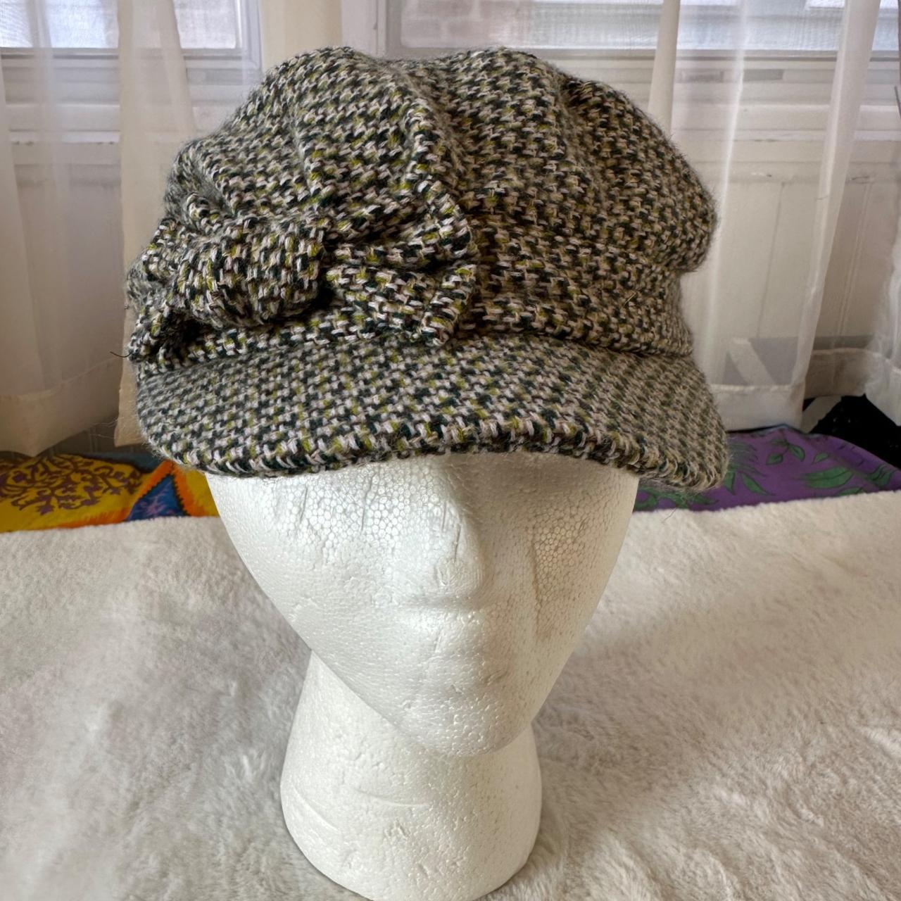 D Y Gray Cap Newsboy Y2K Tweed Gray and White Winter. Depop