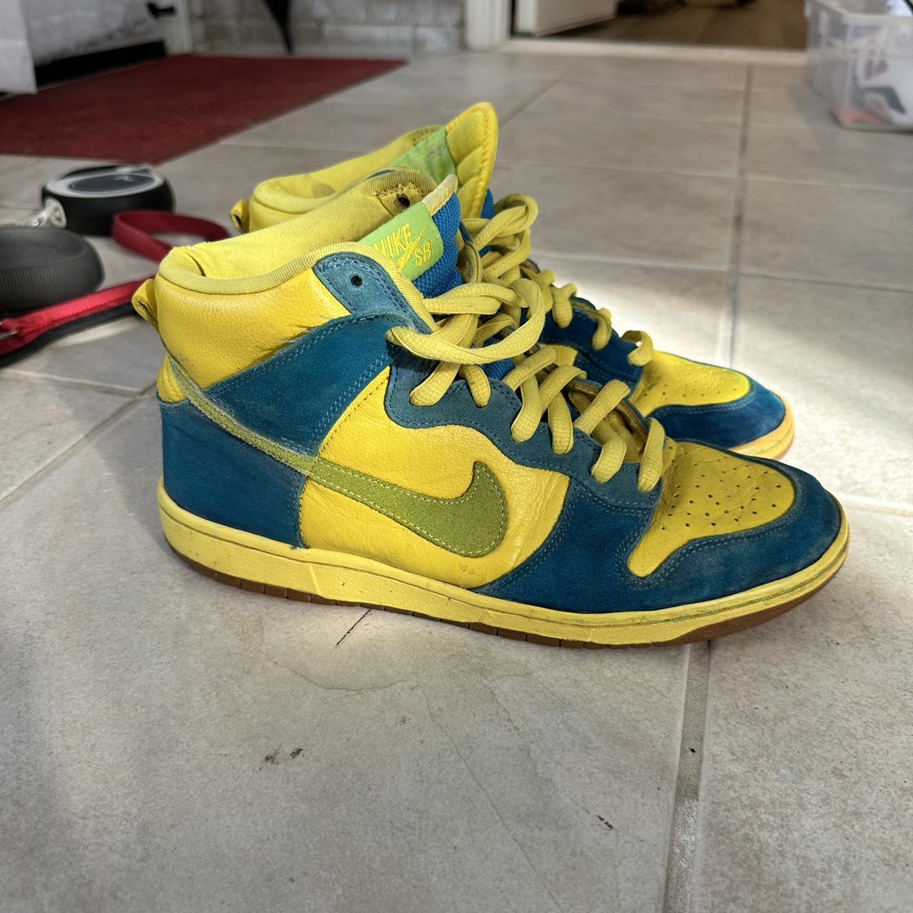 Size 9 - Nike Dunk Pro SB High Marge Simpson, Nike...