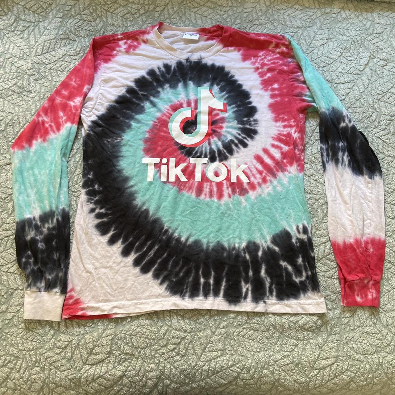 Cool Tik Tok spiral tie dye long sleeve shirt. Super