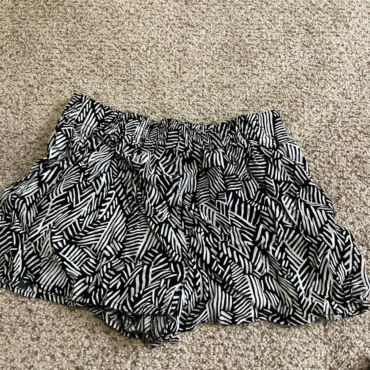 black and white shorts never worn good... - Depop