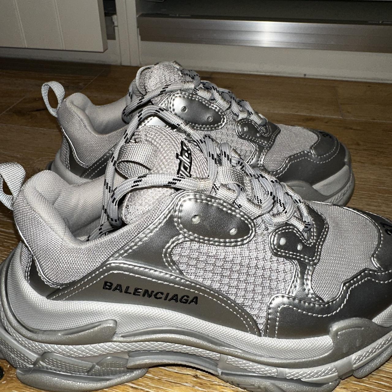 Depop balenciaga triple s best sale