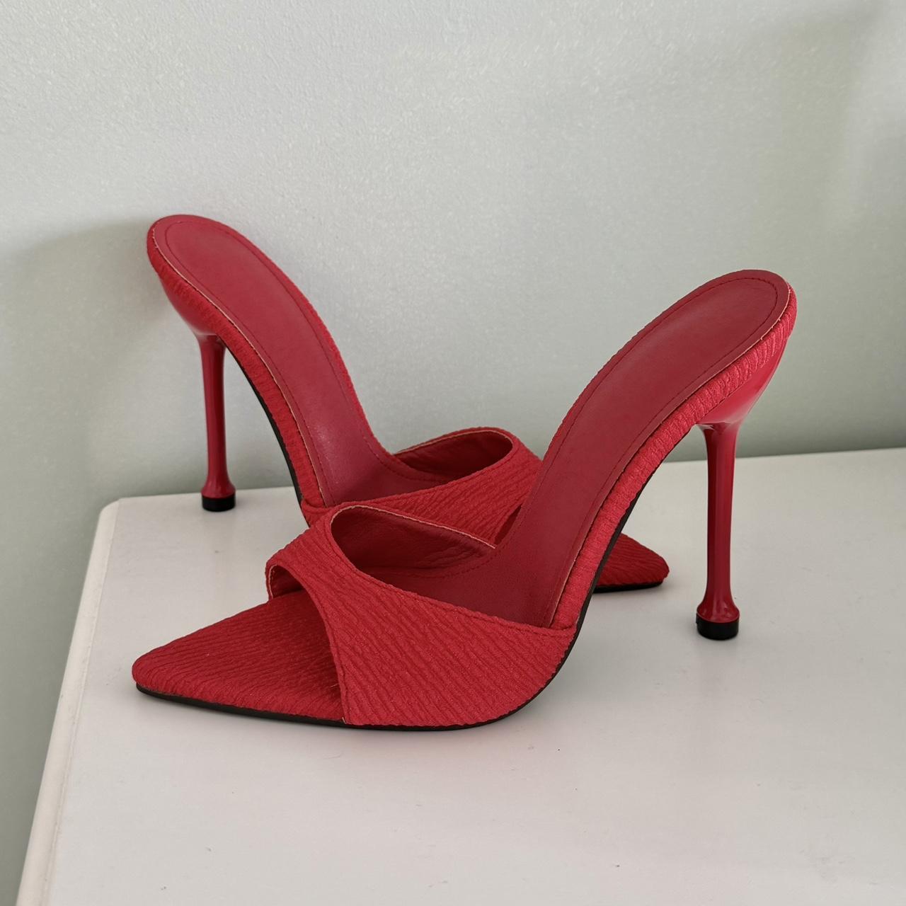 Source Unknown Women's Mules - Red - US 6 – scarl… - image 1