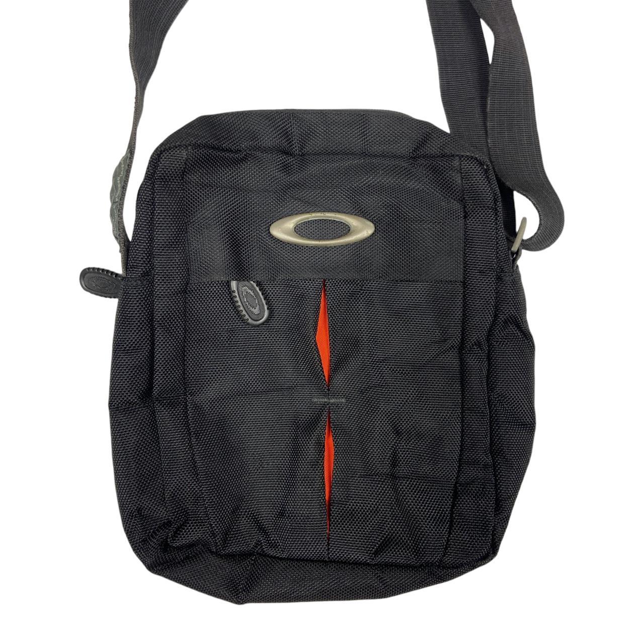 Oakley Sling Bag / Shoulder Bag 2000s Oakley... Depop