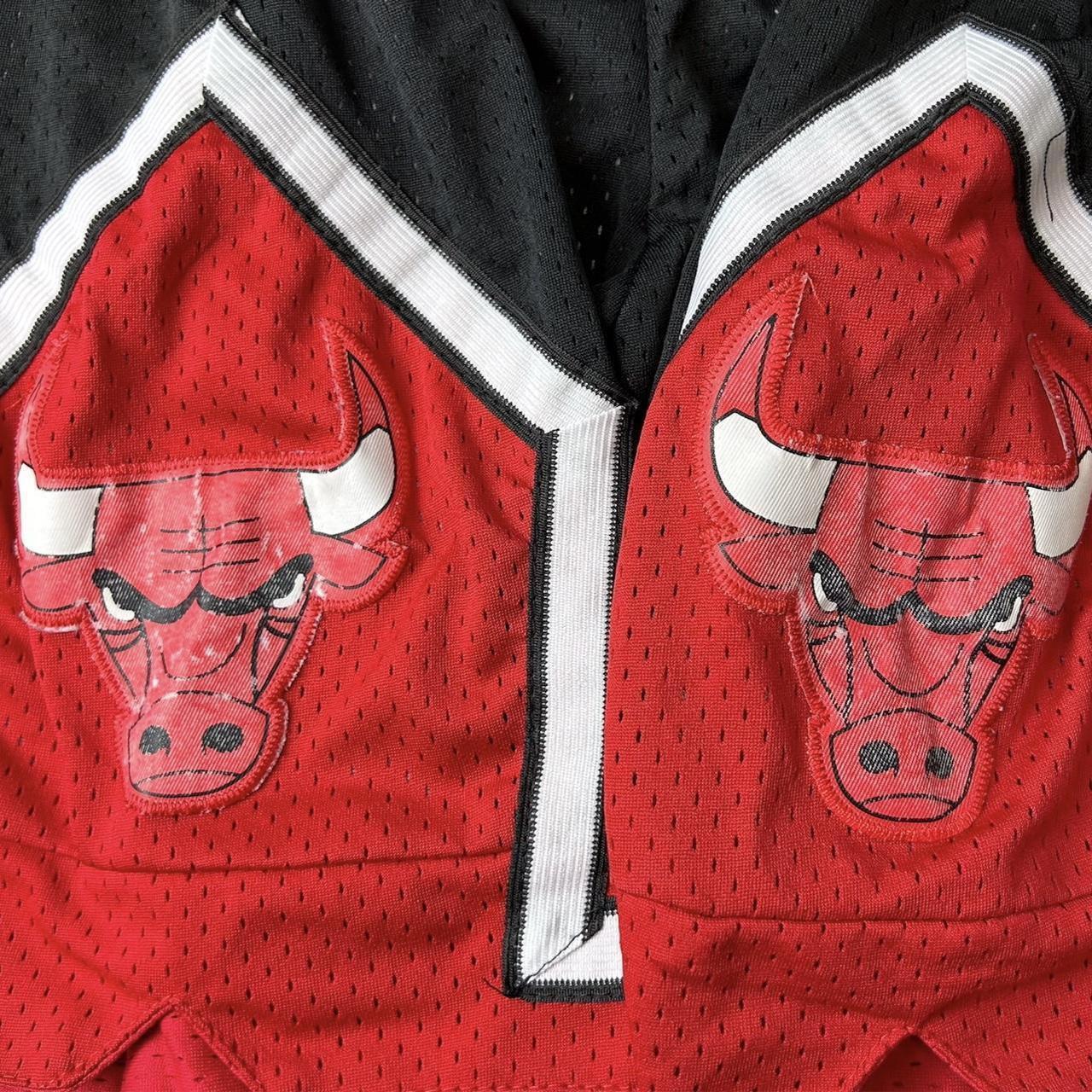 Vintage Nike Swingman Chicago Bulls Shorts Pretty - Depop