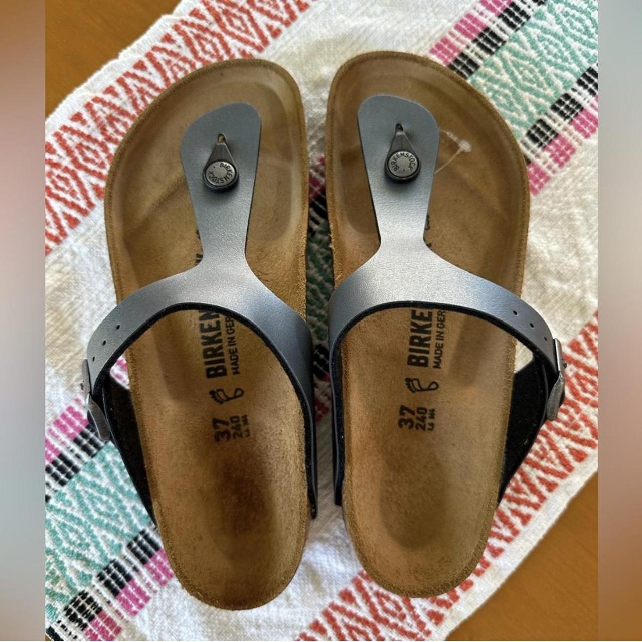 metallic gizeh birkenstocks