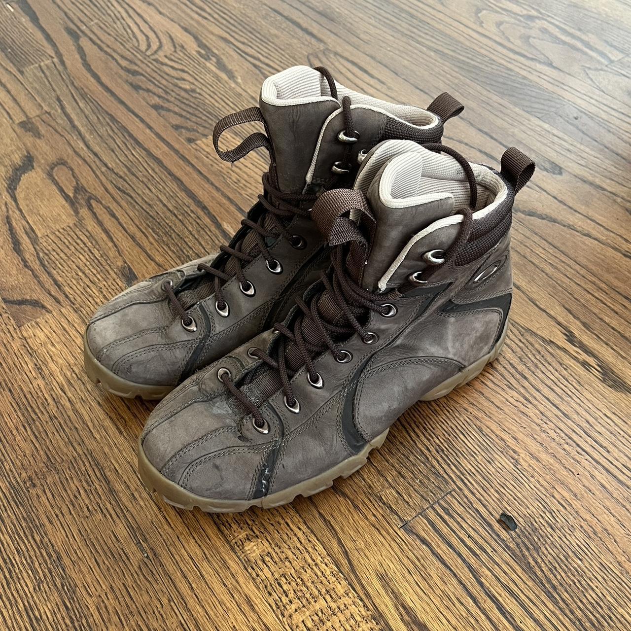 oakley vs nike boots