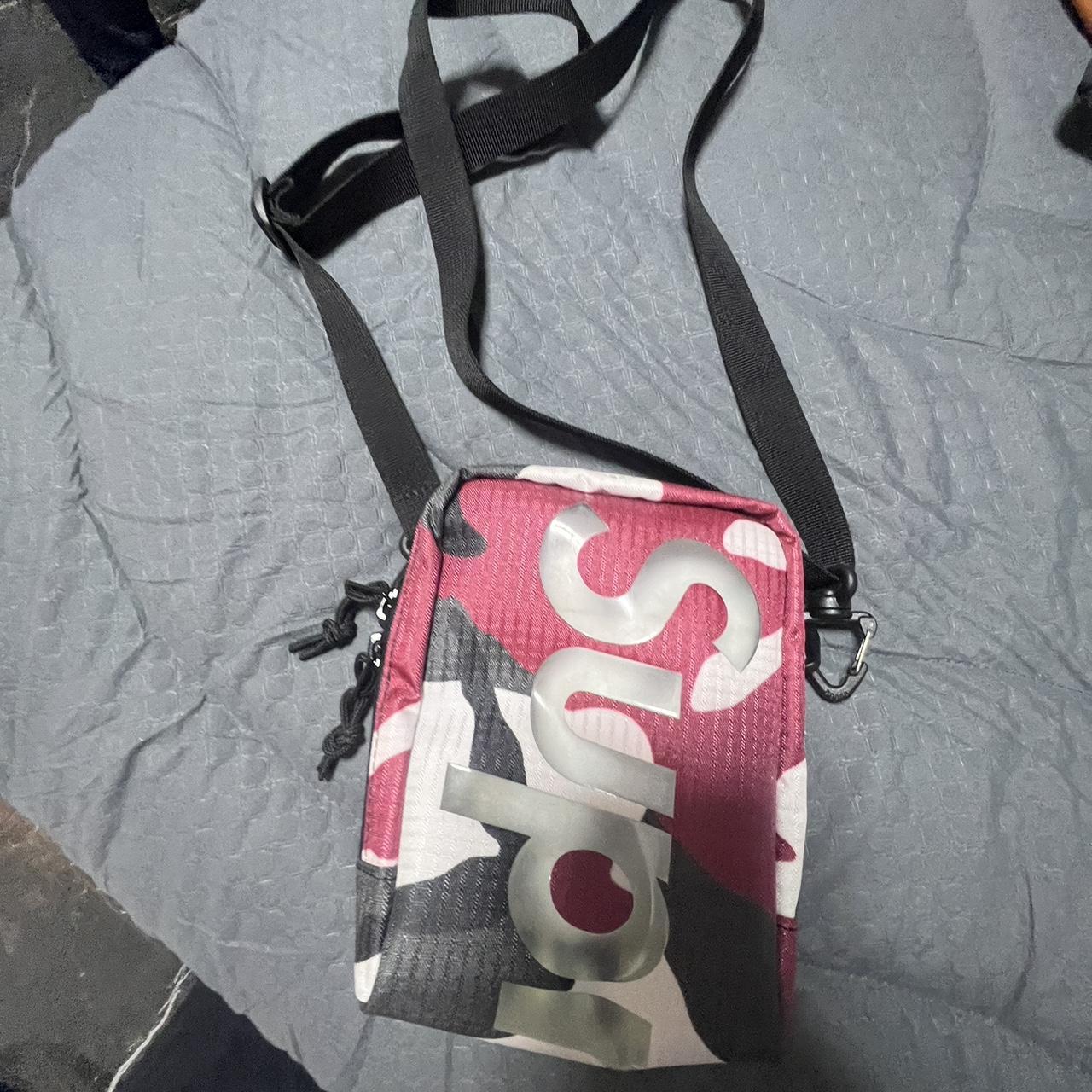 Supreme neck-pouch - Depop