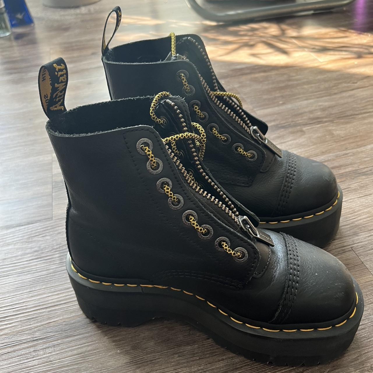 item listed by lunamothlover
