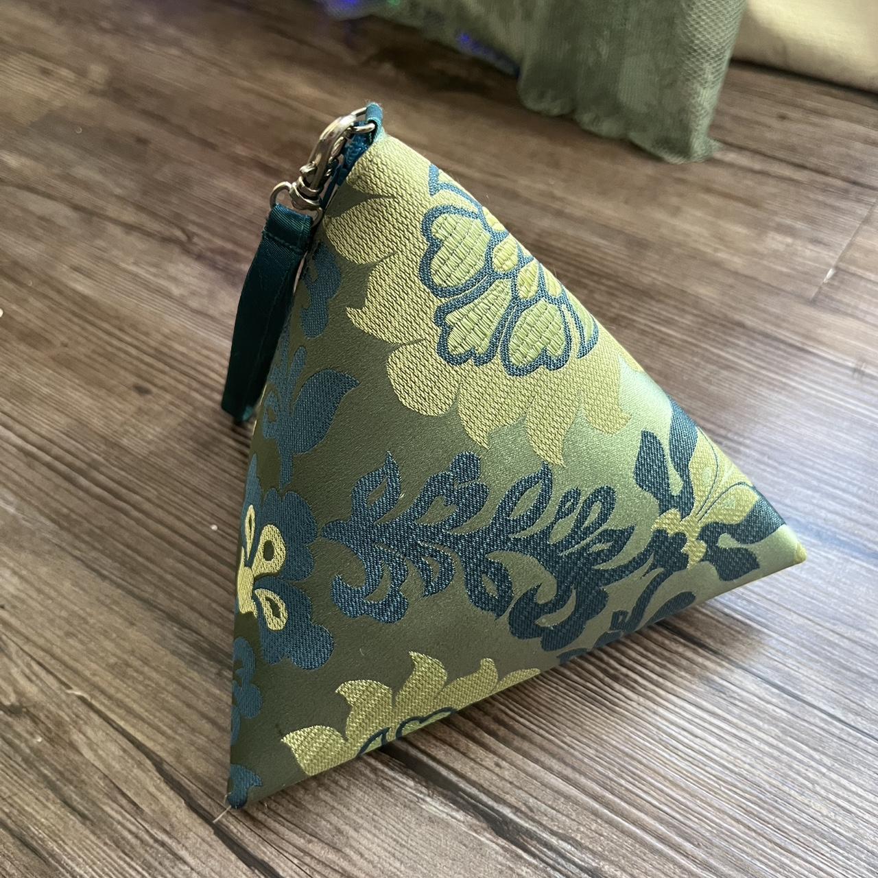 item listed by lunamothlover