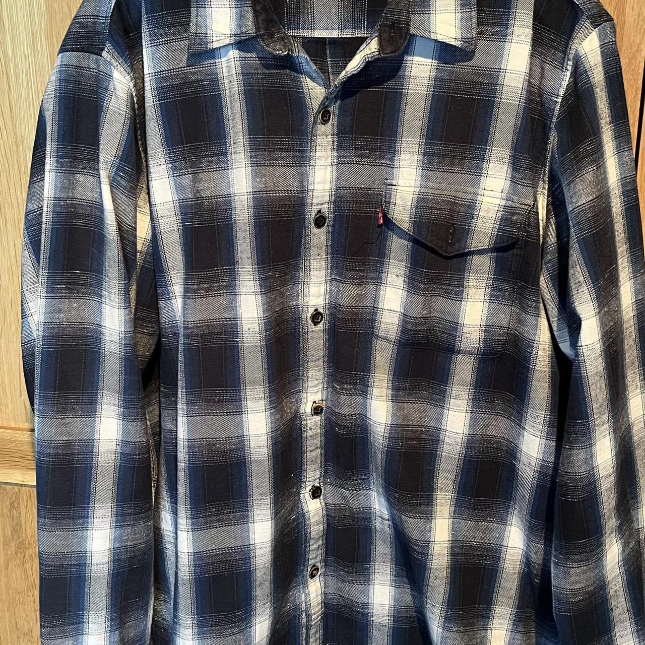 Boston Red Sox flannel T-shirt with elastic waist - Depop