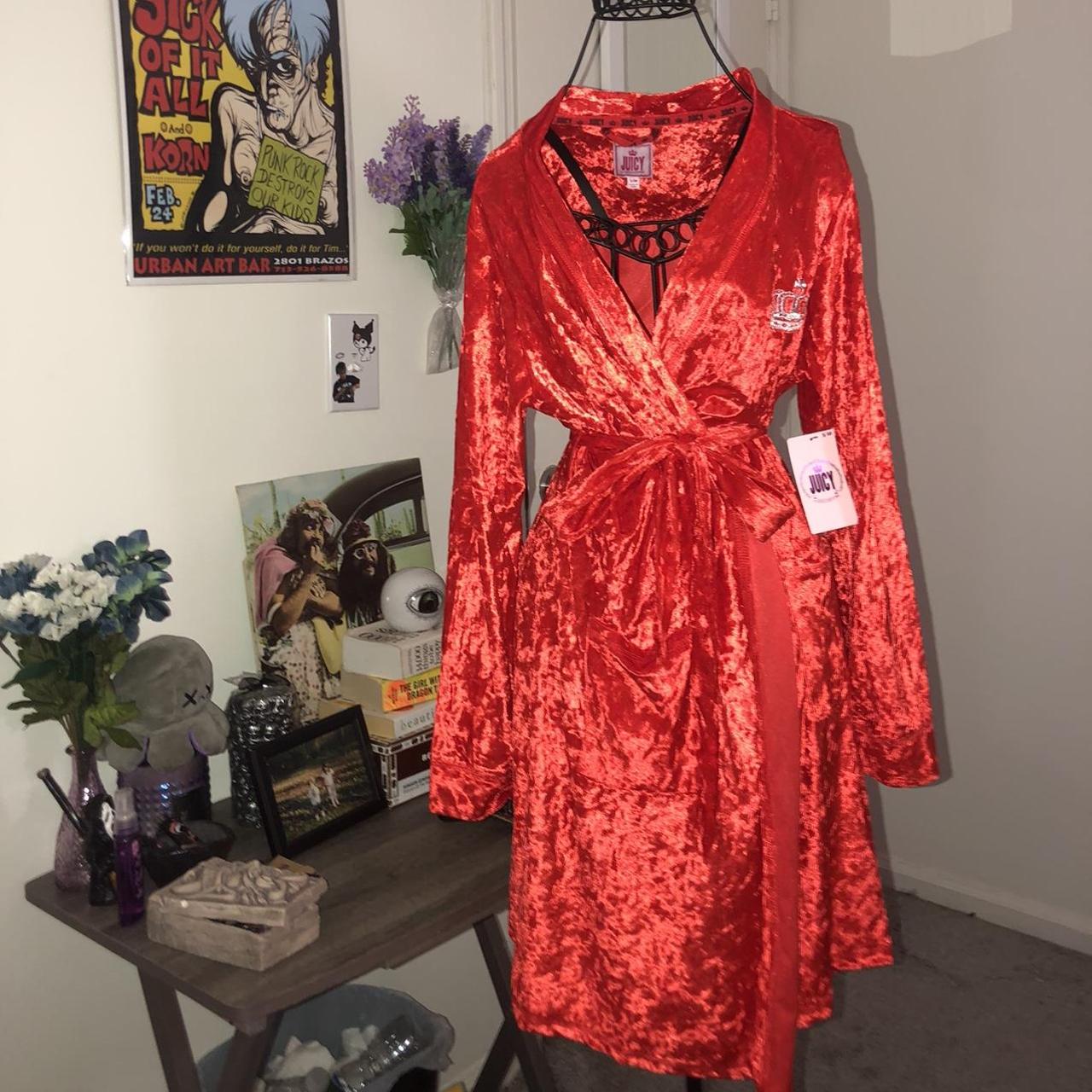 juicy couture red velvet robe size is s/m but could... Depop
