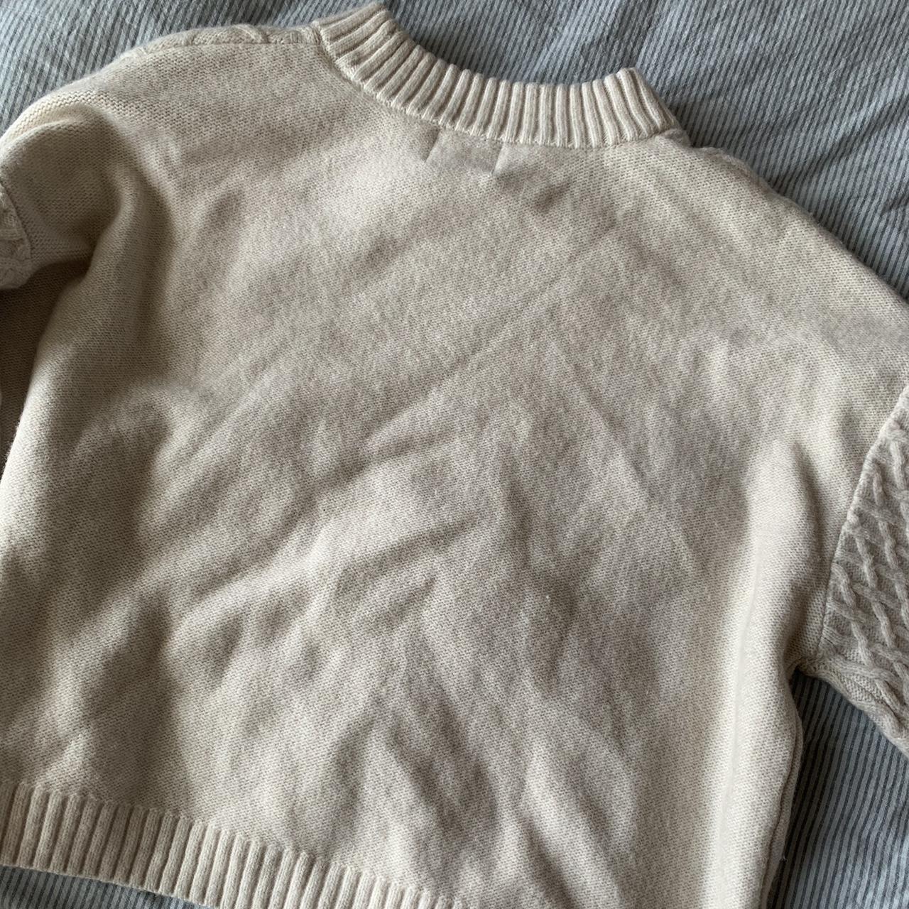 H&M Women's Cream Jumper | Depop