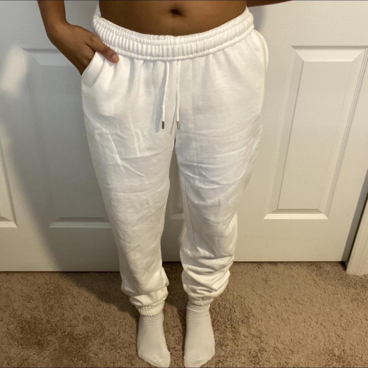 ☮︎ FREE SHIPPING! ) ☮︎basic white boohoo... Depop