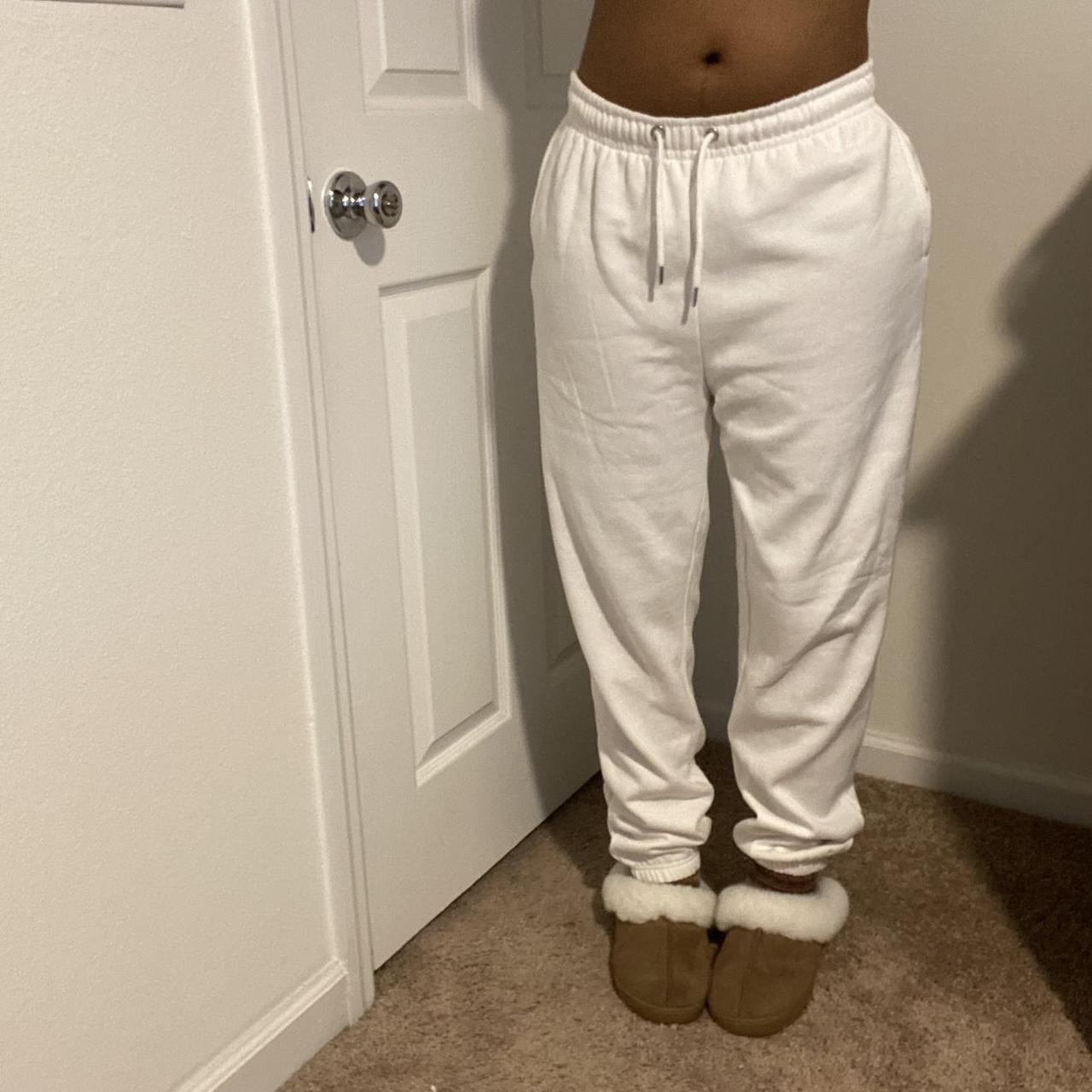 ☮︎ FREE SHIPPING! ) ☮︎basic white boohoo... Depop