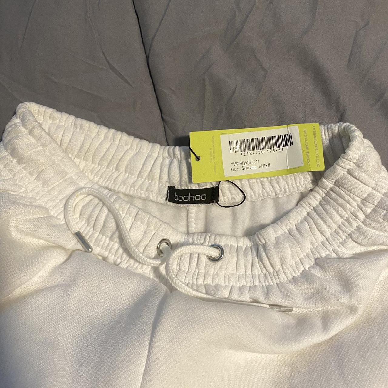 ☮︎ FREE SHIPPING! ) ☮︎basic white boohoo... Depop