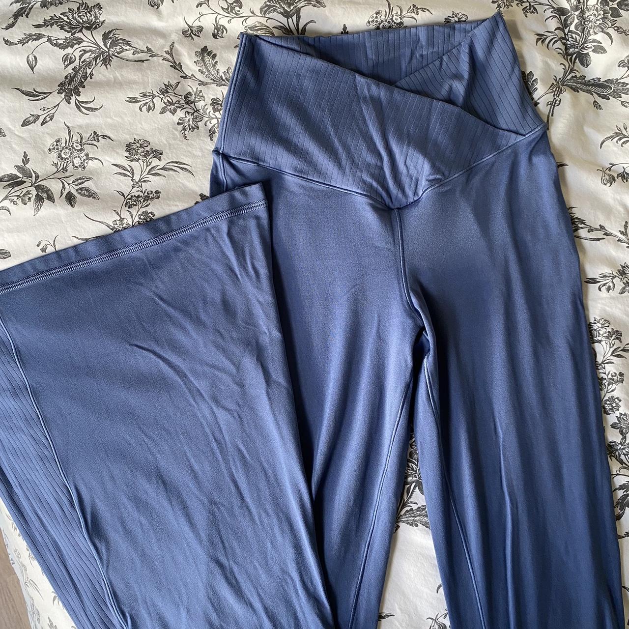 Blue Aerie Crossover Flare Leggings BUY BY JAN 10... - Depop