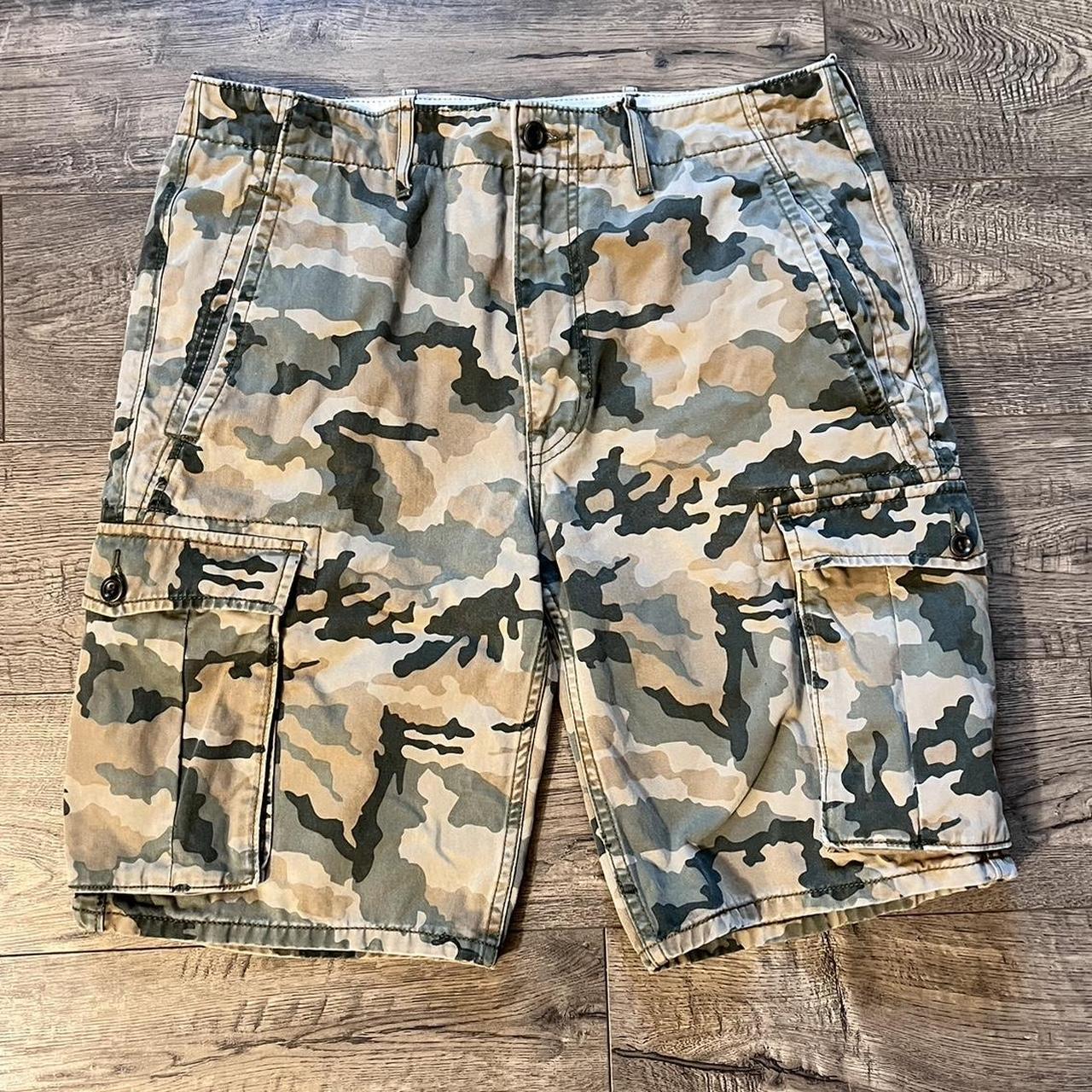 Levi camo shorts sale