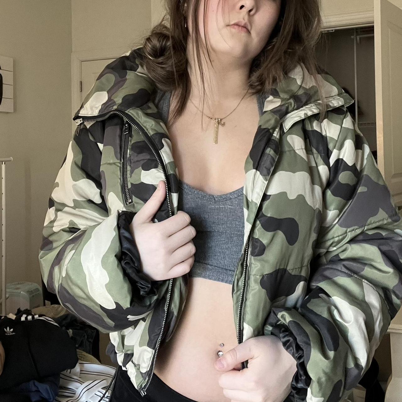 Camo puffer outlet jacket forever 21