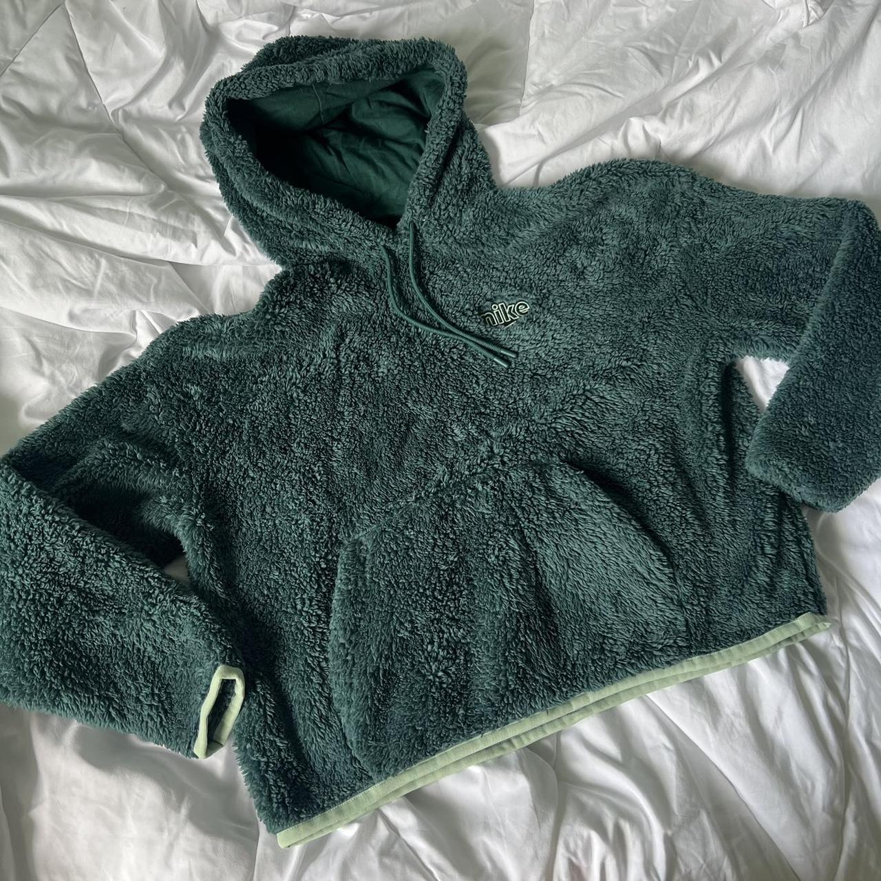 nike sweater fuzzy