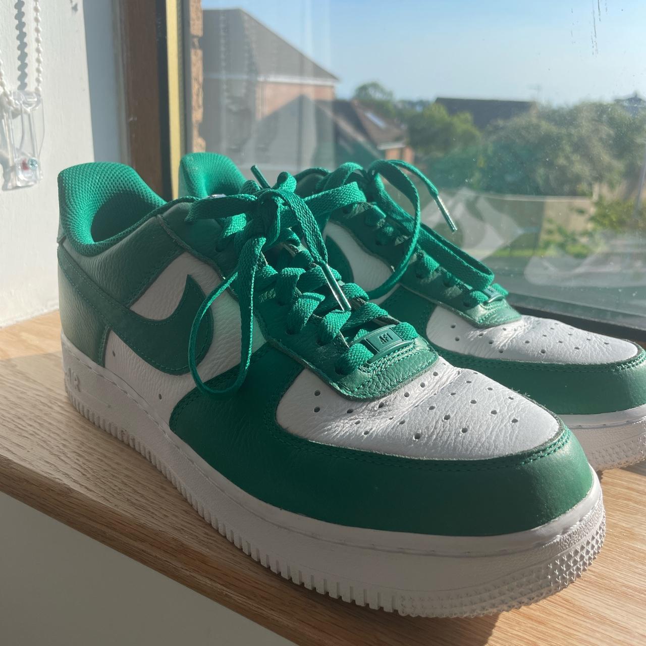 womens nike green trainers